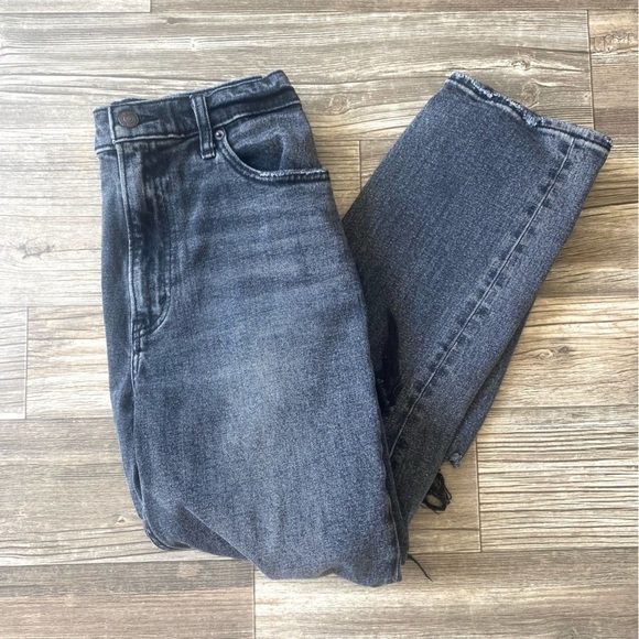 Abercrombie and Fitch the Ankle Straight Ultra High Rise Jeans Black Size 27/4S - Picture 1 of 8